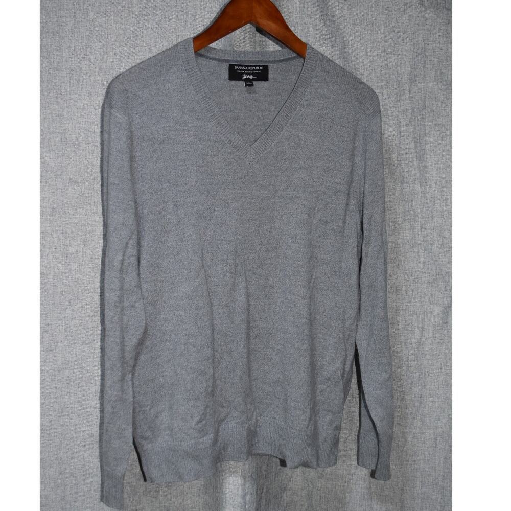Banana Republic Italian Merino Gray V-Neck Sweater Men’s Medium